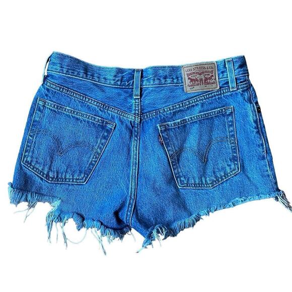 Levi's Women's Denim Cut off Shorts. Distressed. Button Fly. Size 29.Boho.summer - Picture 2 of 6